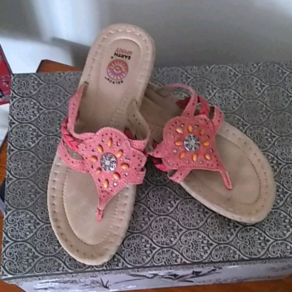 Earth Spirit Sandals. Leather. Peach. Size 9
